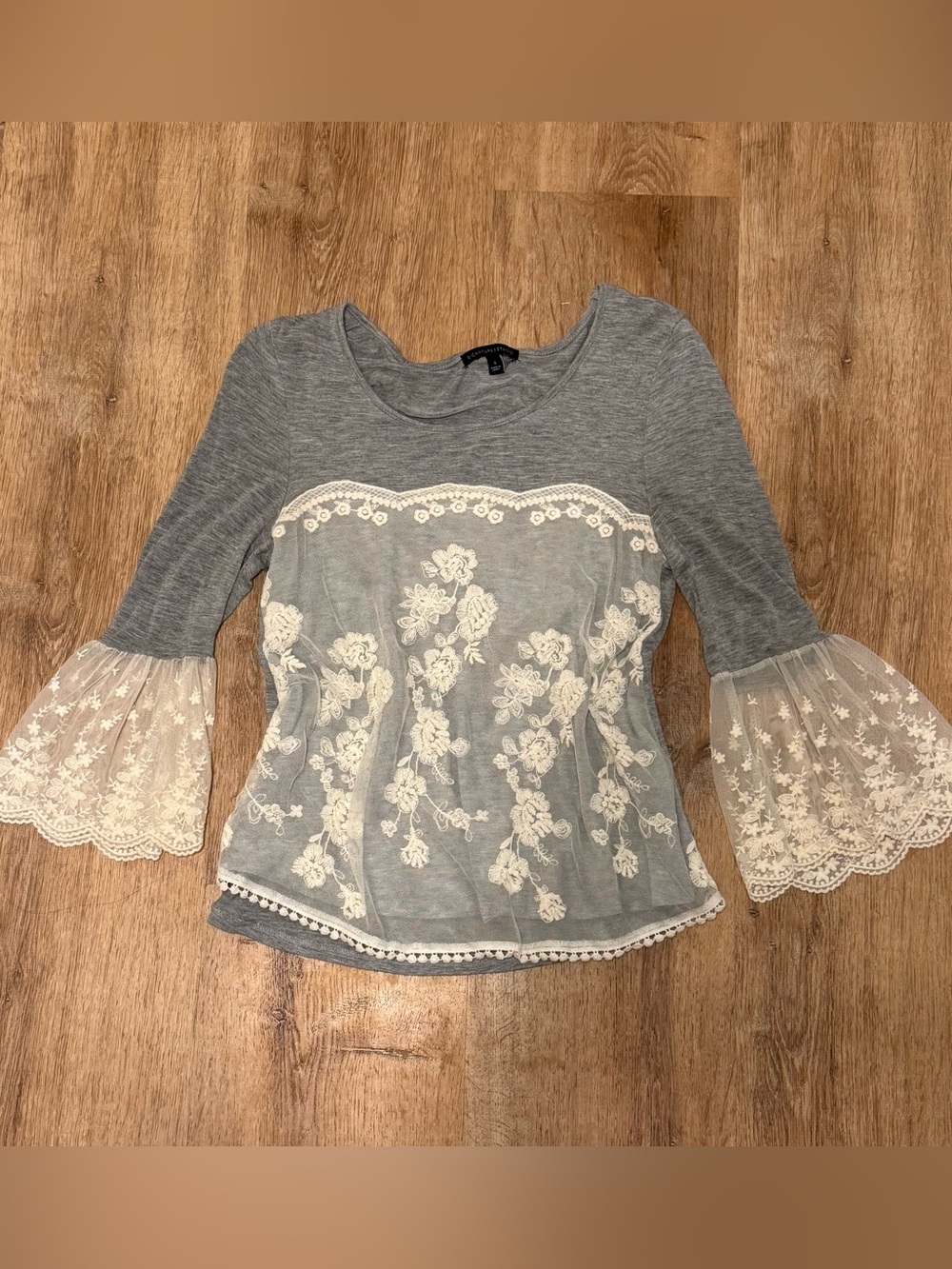 Signature Studio Gray Lace Whimsigoth Bell Sleeve Top S
